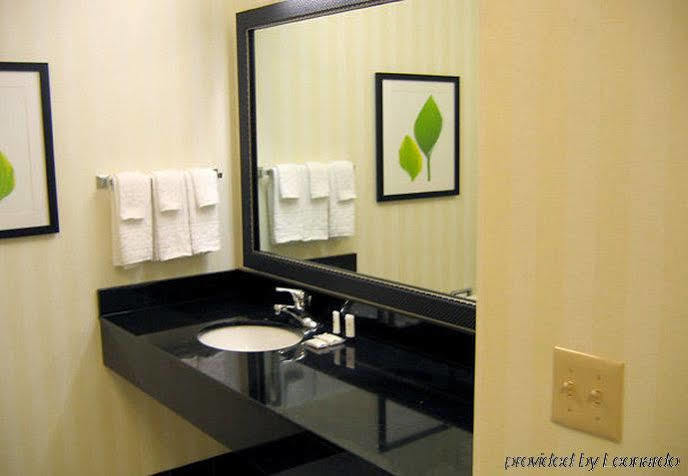 Fairfield Inn And Suites By Marriott Tampa North Temple Terrace Buitenkant foto