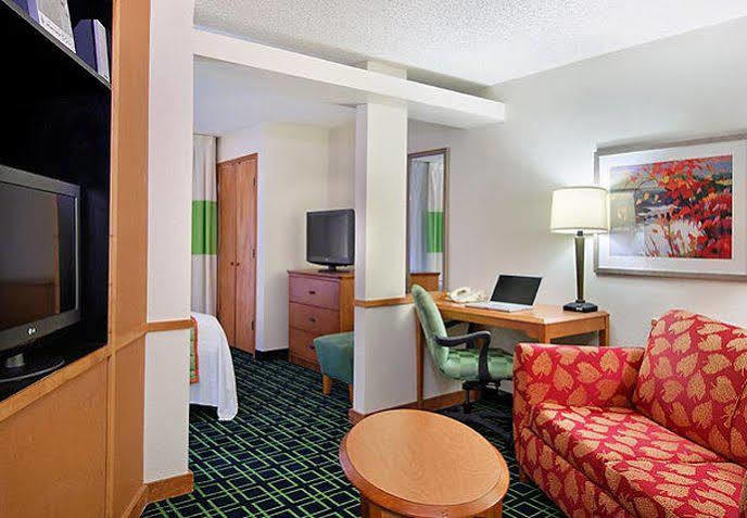 Fairfield Inn And Suites By Marriott Tampa North Temple Terrace Buitenkant foto
